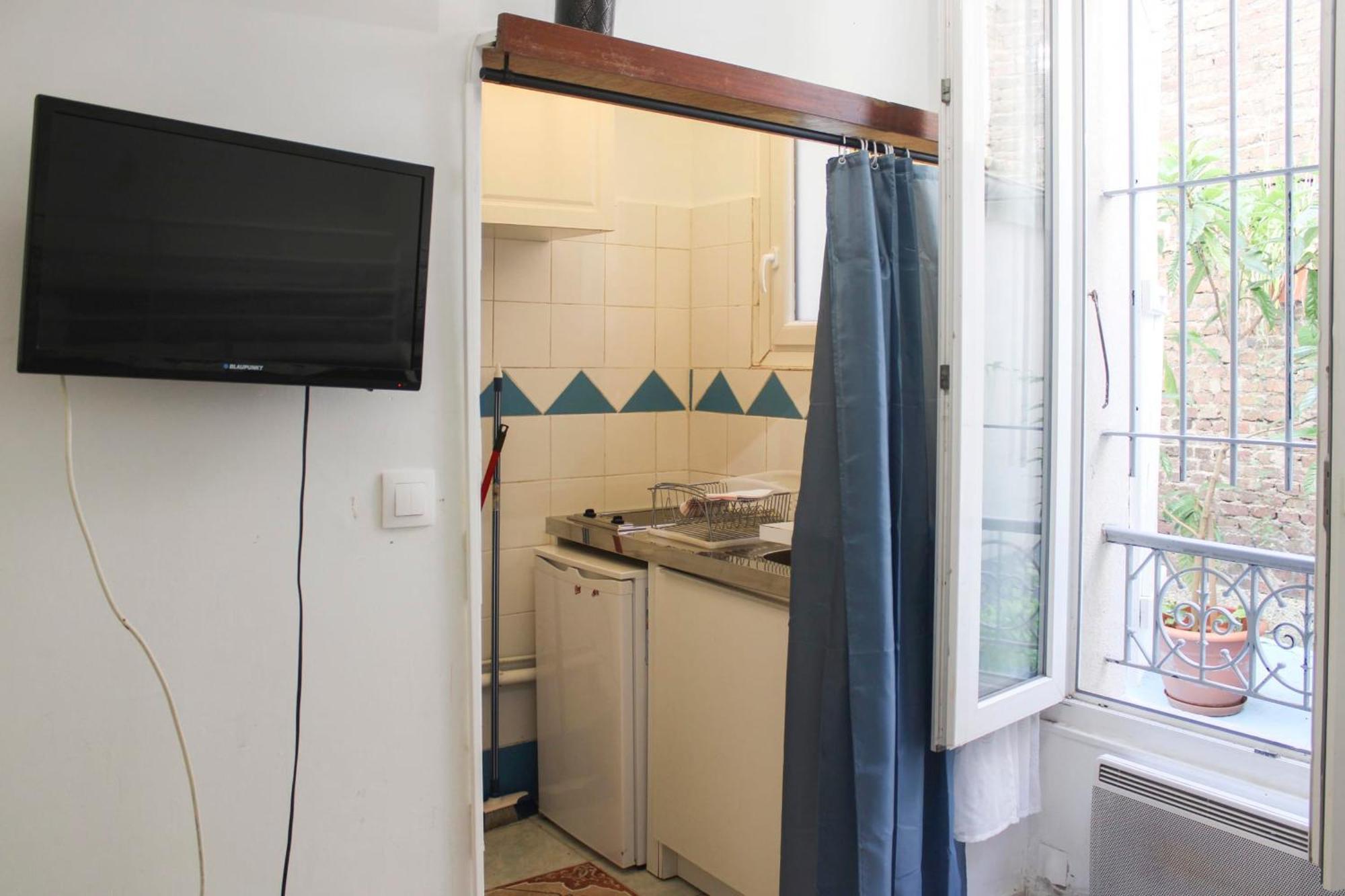 Apartment Bright Located Near Paris